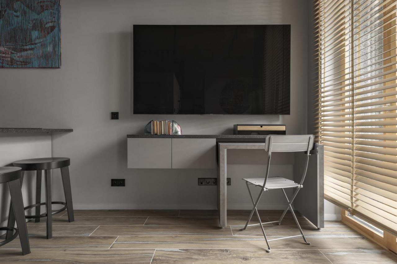 Ivis House Modern Apartment In Vilnius Old Town With Balcony Ngoại thất bức ảnh