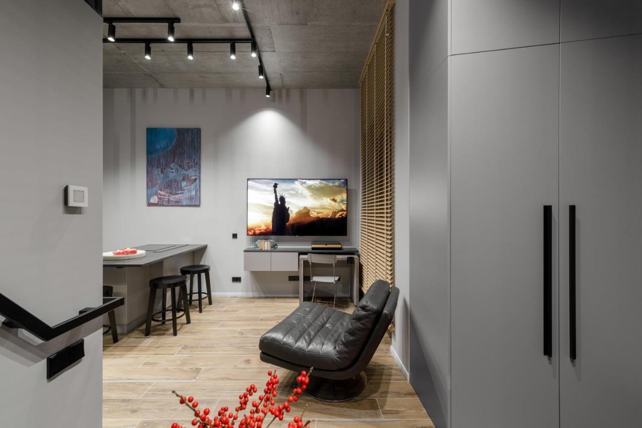 Ivis House Modern Apartment In Vilnius Old Town With Balcony Ngoại thất bức ảnh