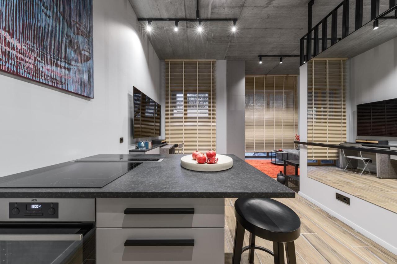 Ivis House Modern Apartment In Vilnius Old Town With Balcony Ngoại thất bức ảnh