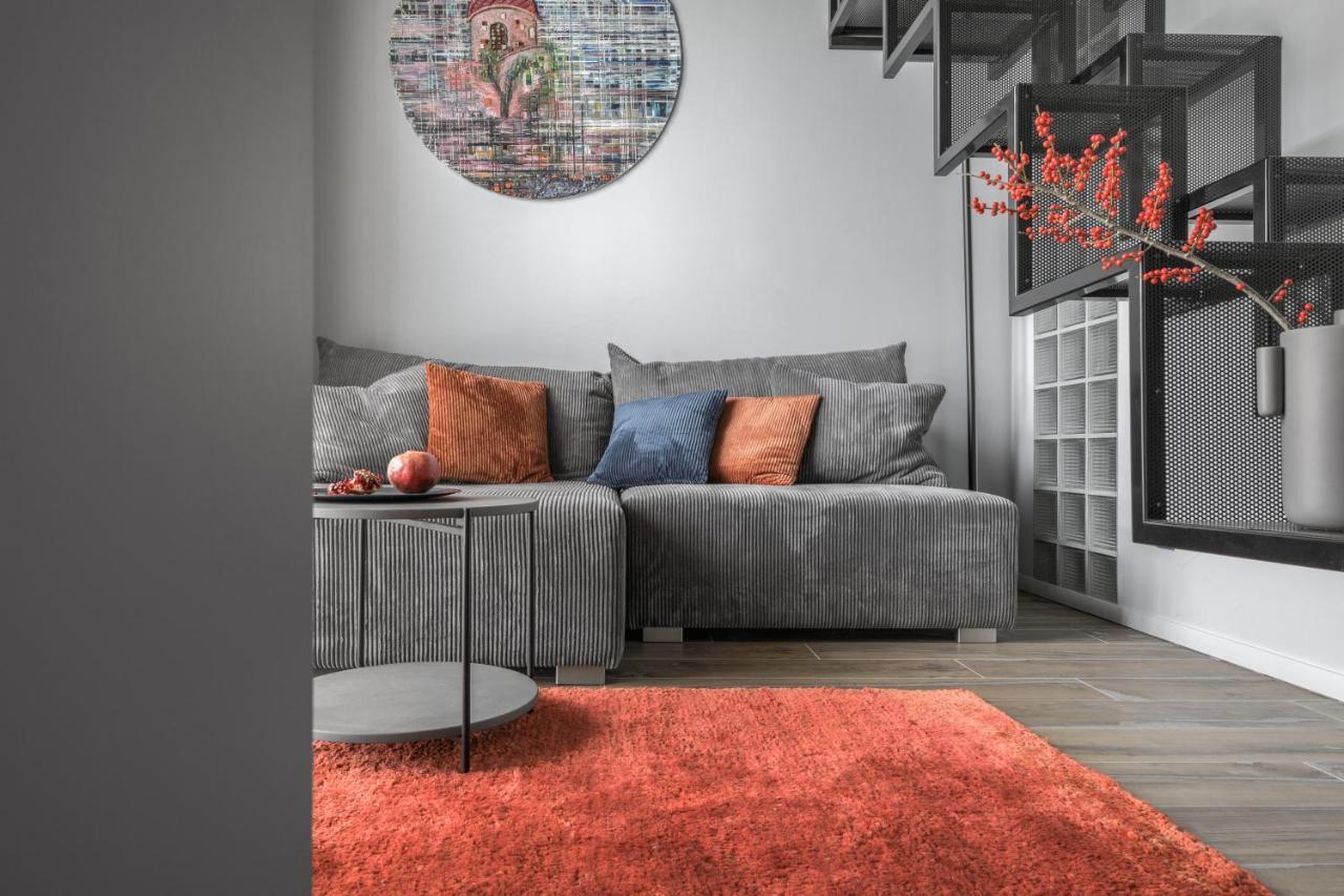 Ivis House Modern Apartment In Vilnius Old Town With Balcony Ngoại thất bức ảnh