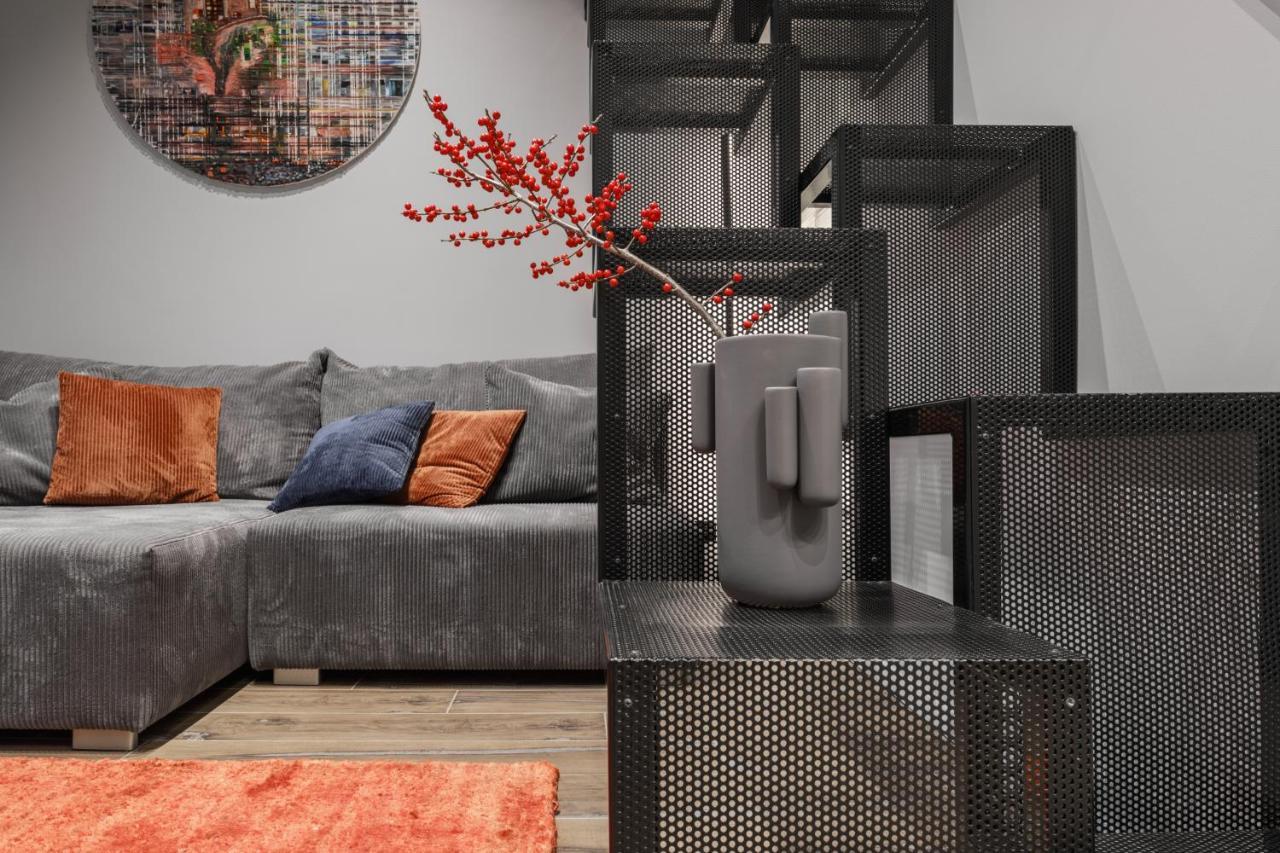 Ivis House Modern Apartment In Vilnius Old Town With Balcony Ngoại thất bức ảnh