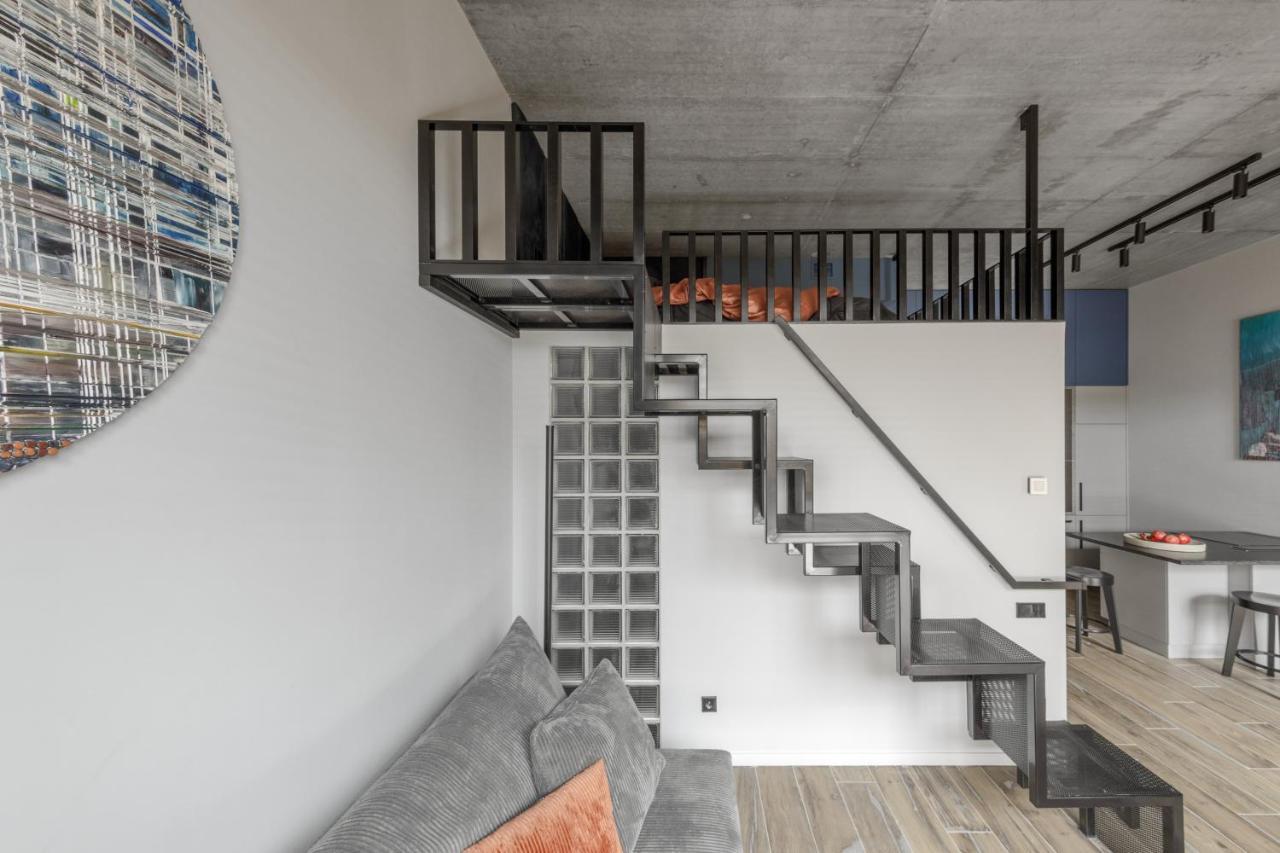 Ivis House Modern Apartment In Vilnius Old Town With Balcony Ngoại thất bức ảnh