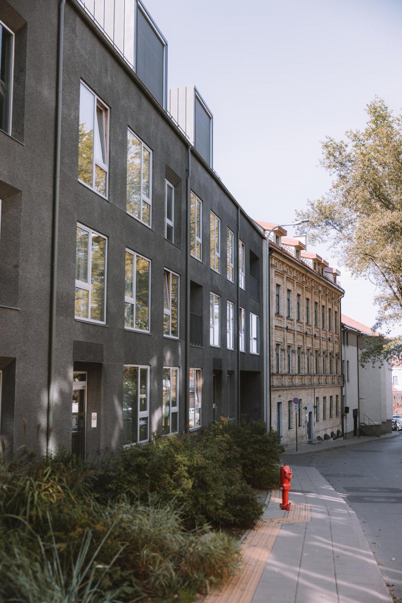 Ivis House Modern Apartment In Vilnius Old Town With Balcony Ngoại thất bức ảnh
